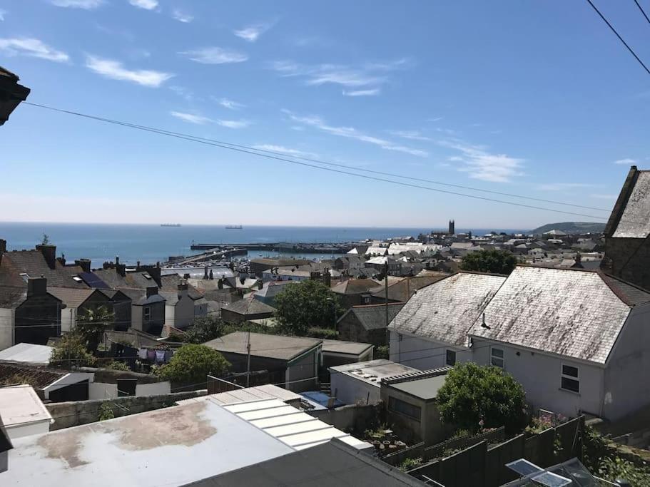 Modern Studio Apartment With Harbour Views Penzance Exterior photo